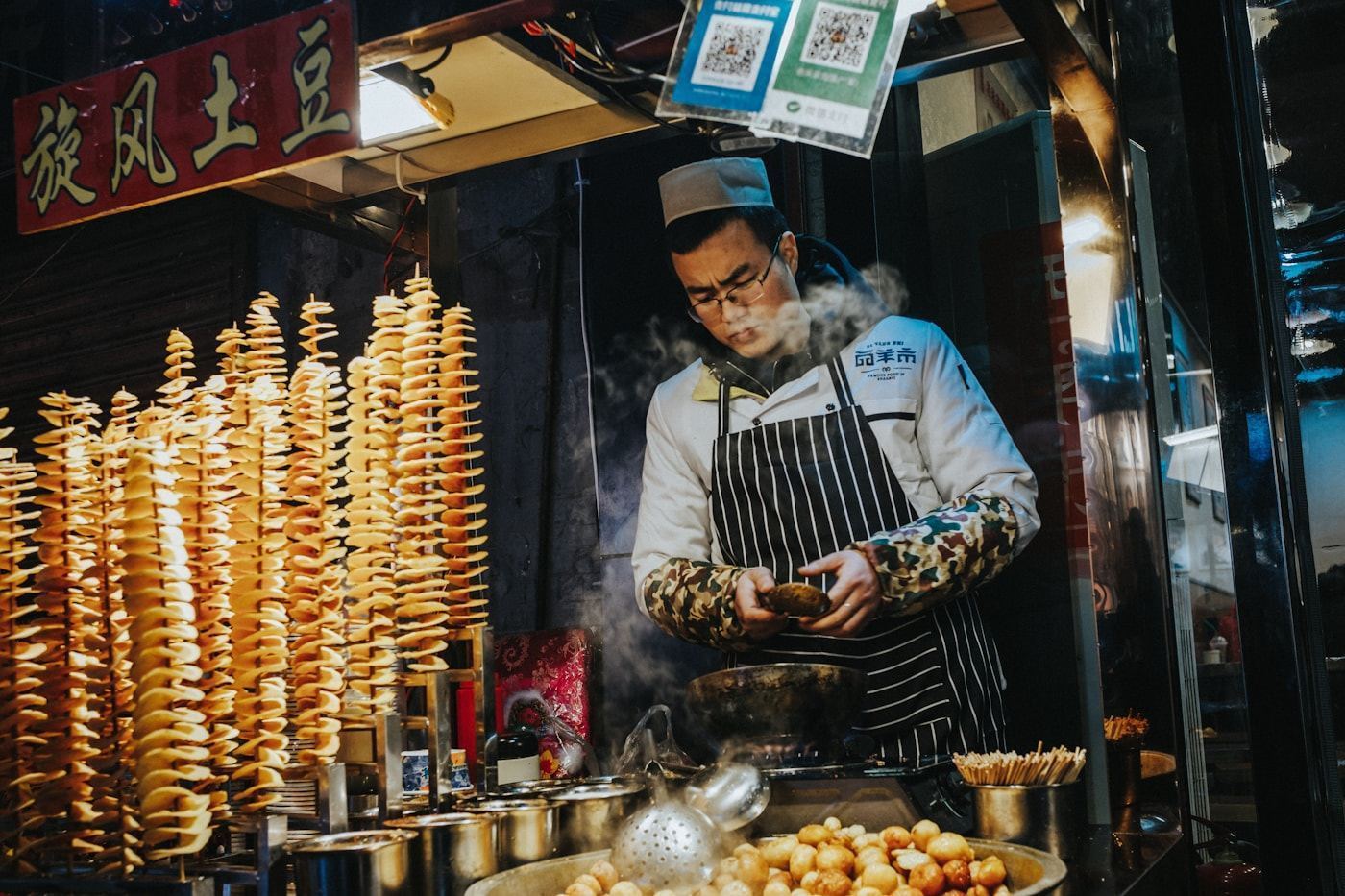 Xi'an street food and market atmosphere
