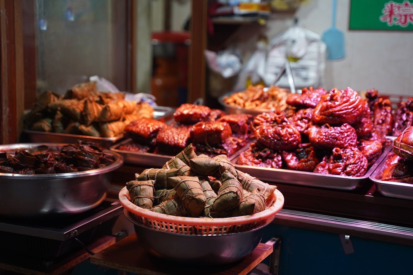 Shanghai market food and local breakfast atmosphere