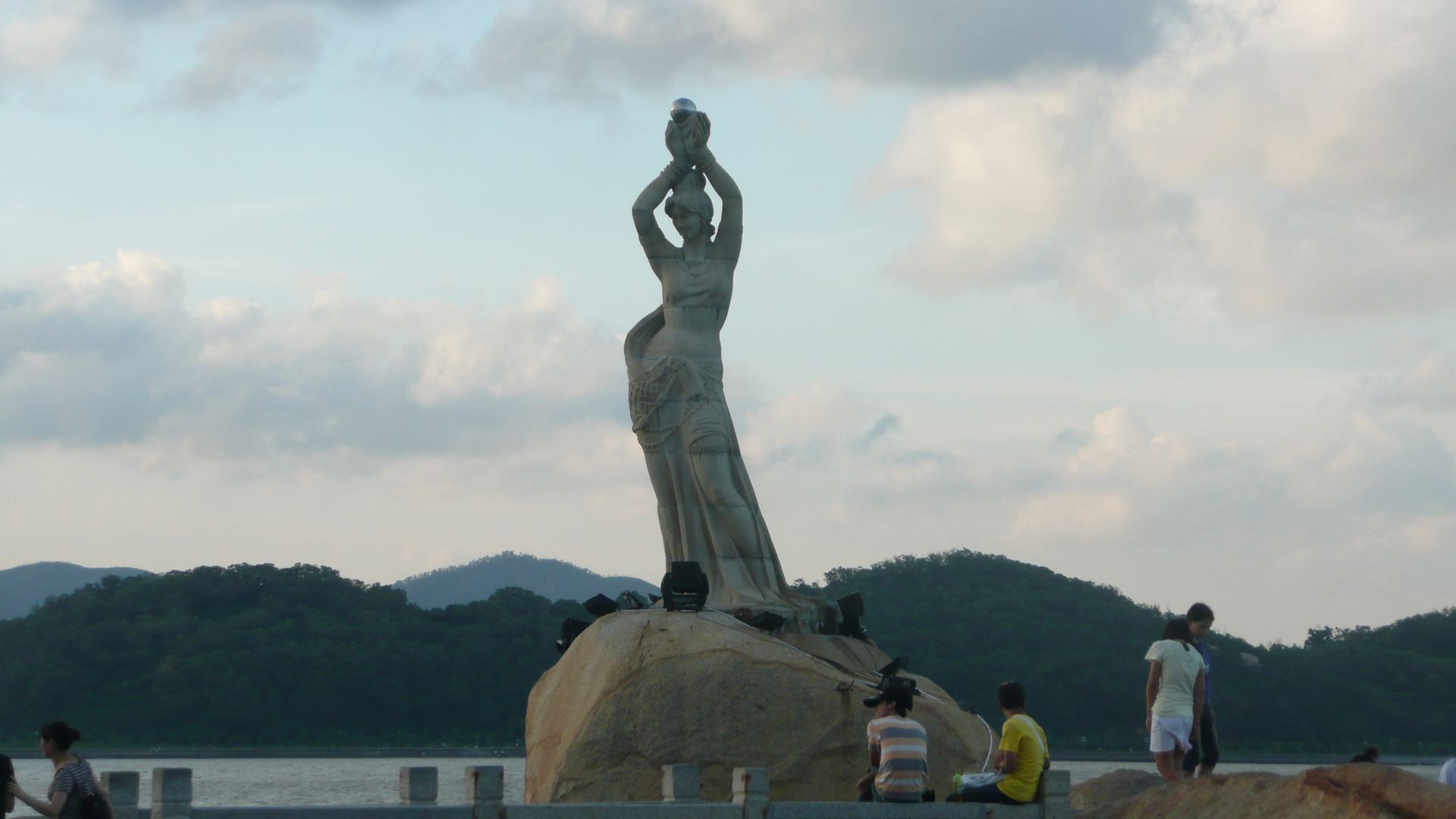 The Fisher Girl statue and seafront setting in Zhuhai.