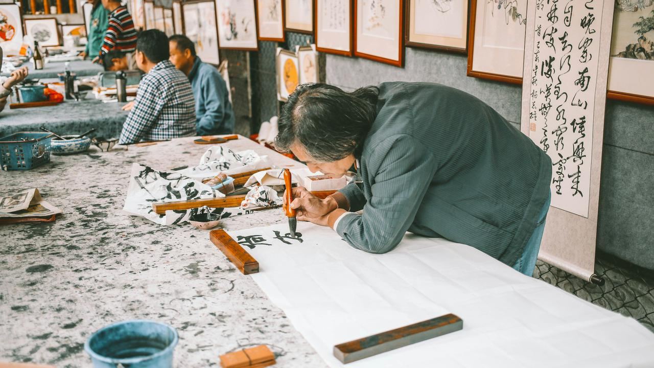 Hands-on cultural exchange workshop activity